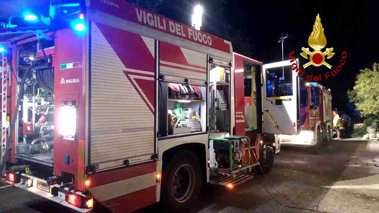 I vigili del fuoco hanno soccorso per primo il ragazzino investito 