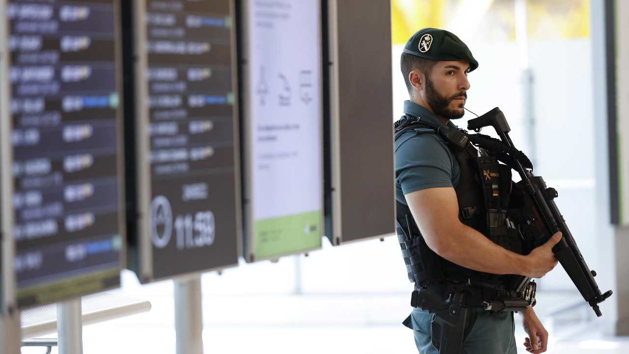 Aeroporto Madrid, terrore tra i dipendenti