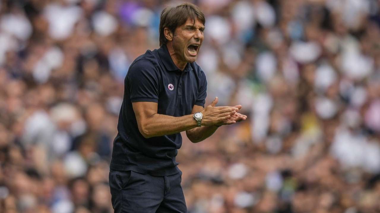 Antonio Conte in conferenza stampa