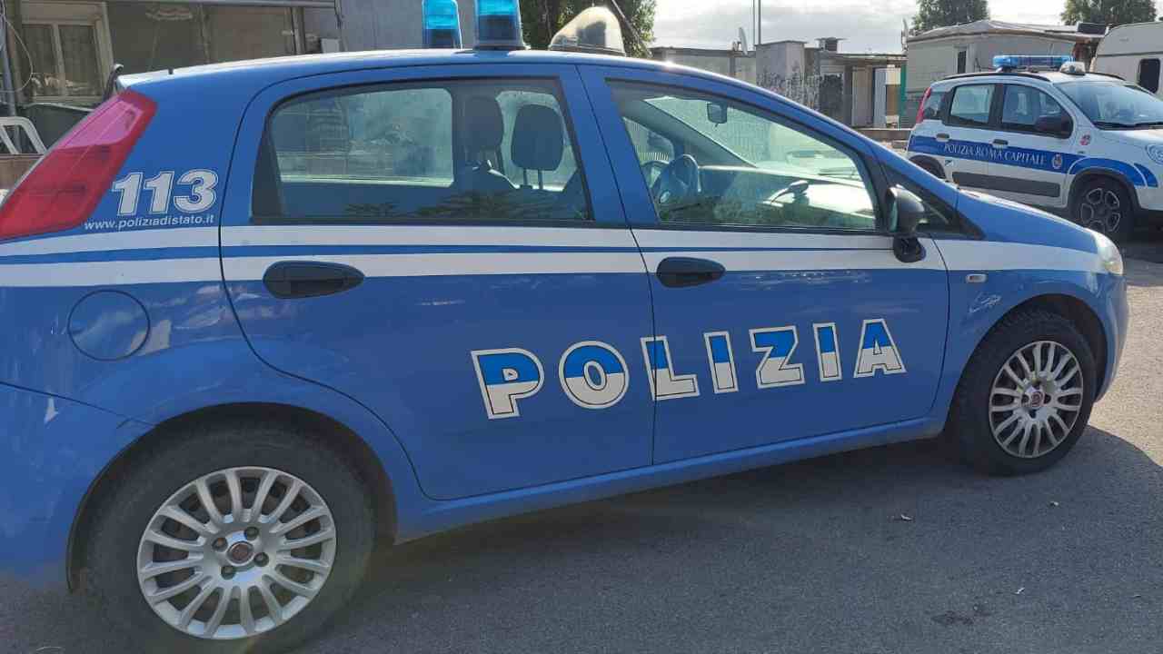 Sequestra e tenta di dare fuoco a inquilino