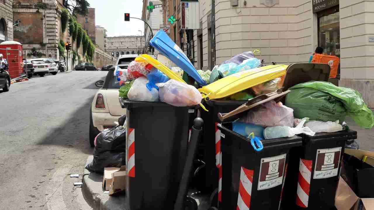 Roma, la rabbia del farmacista multato