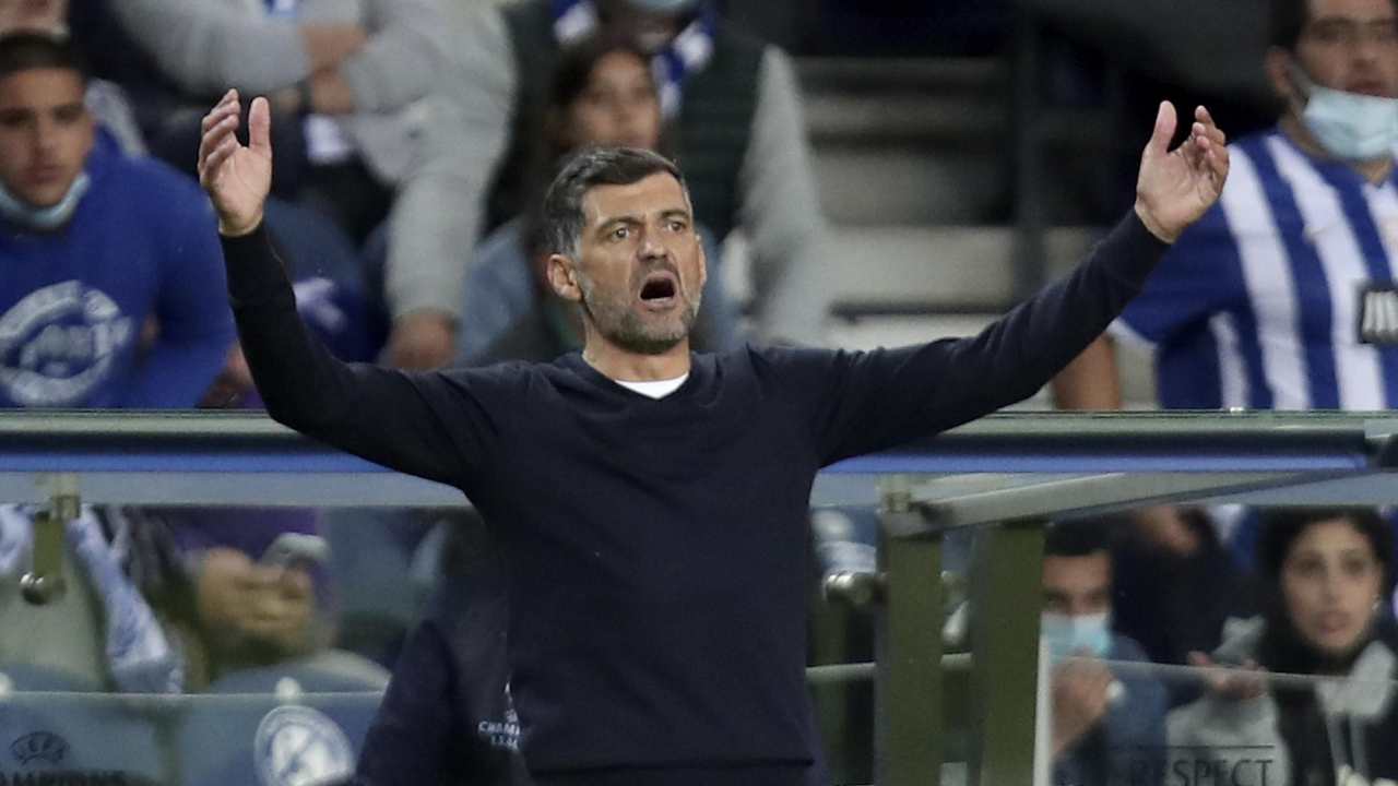 Attimi di terrore per il tecnico del porto, Sergio Conceicao