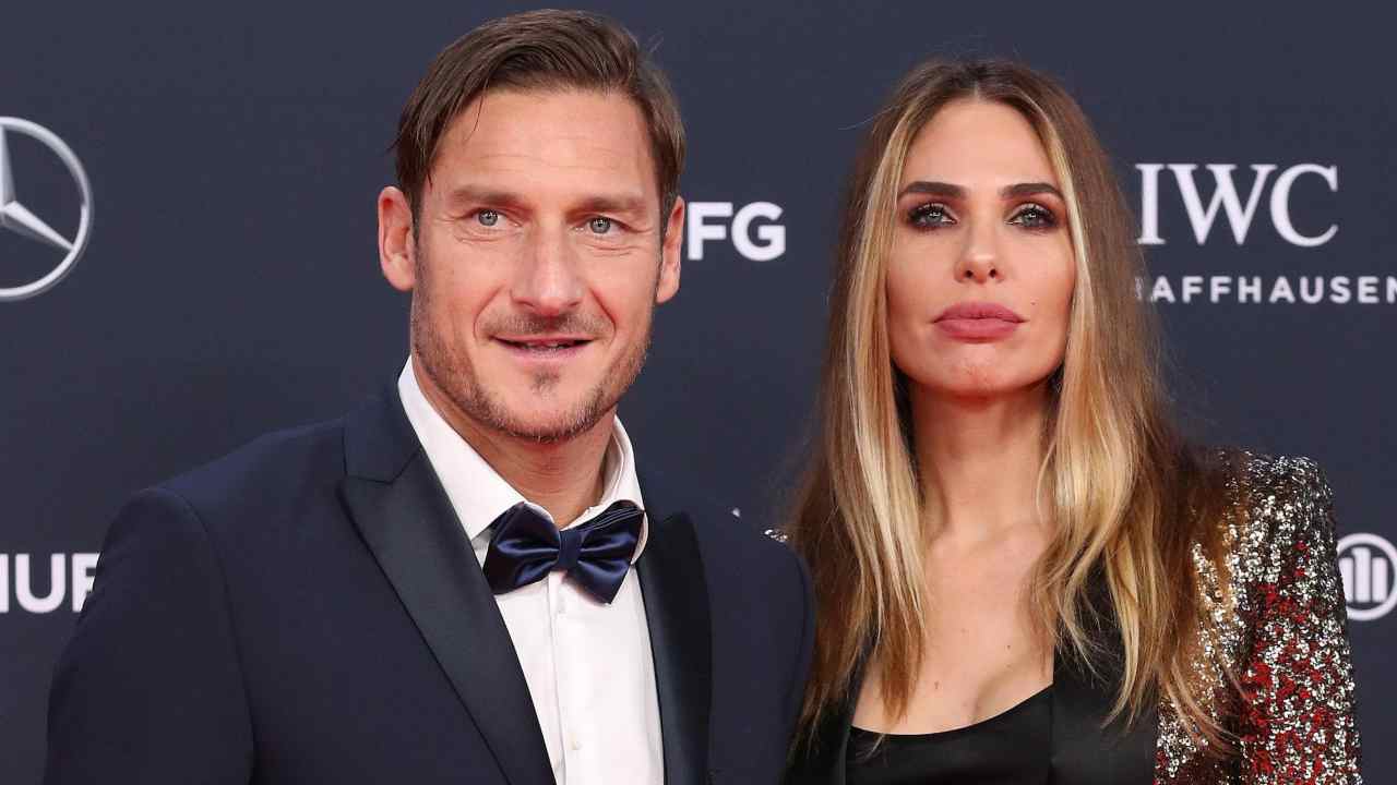 Totti e Blasi vengono distrutti dal giornalista