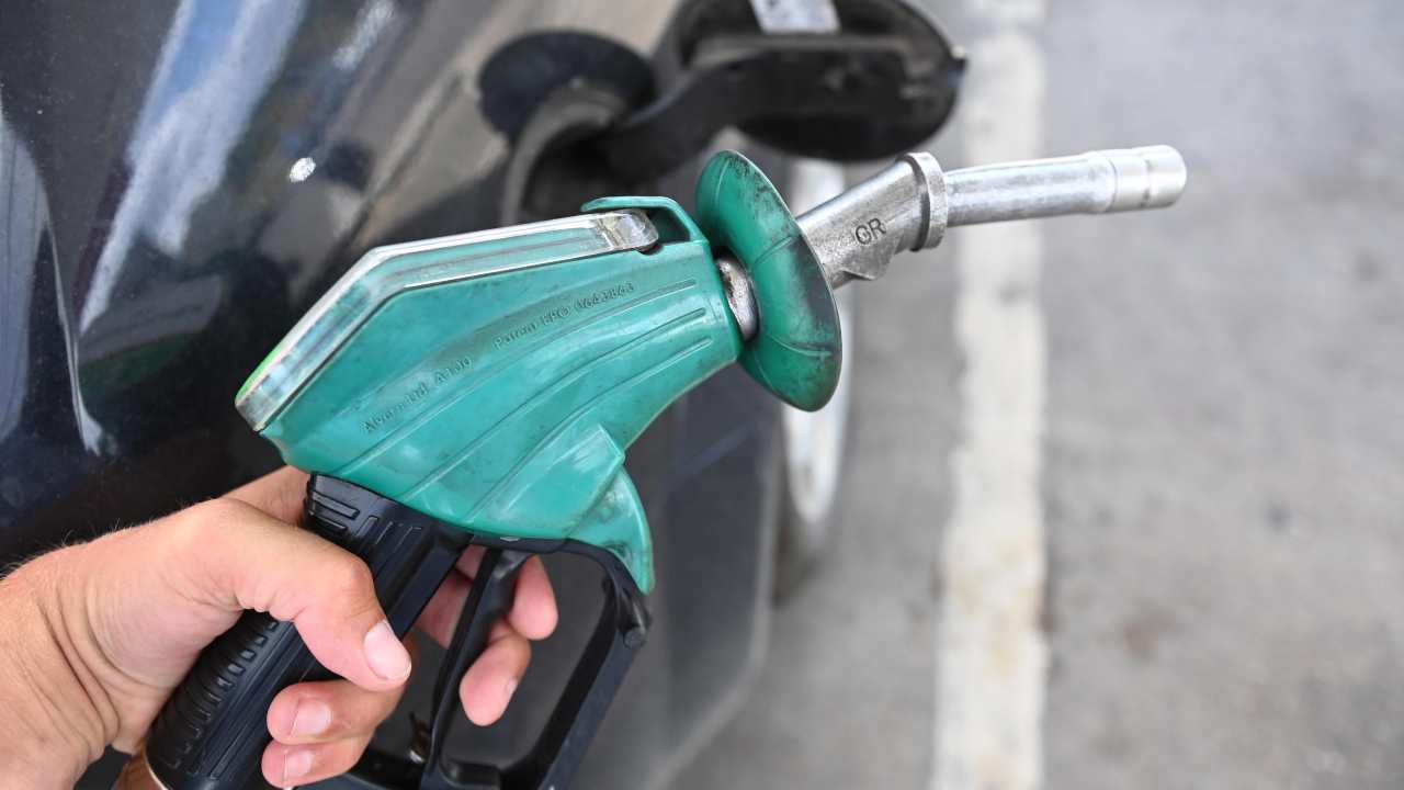 Ci risiamo, i prezzi della benzina torna nuovamente alti