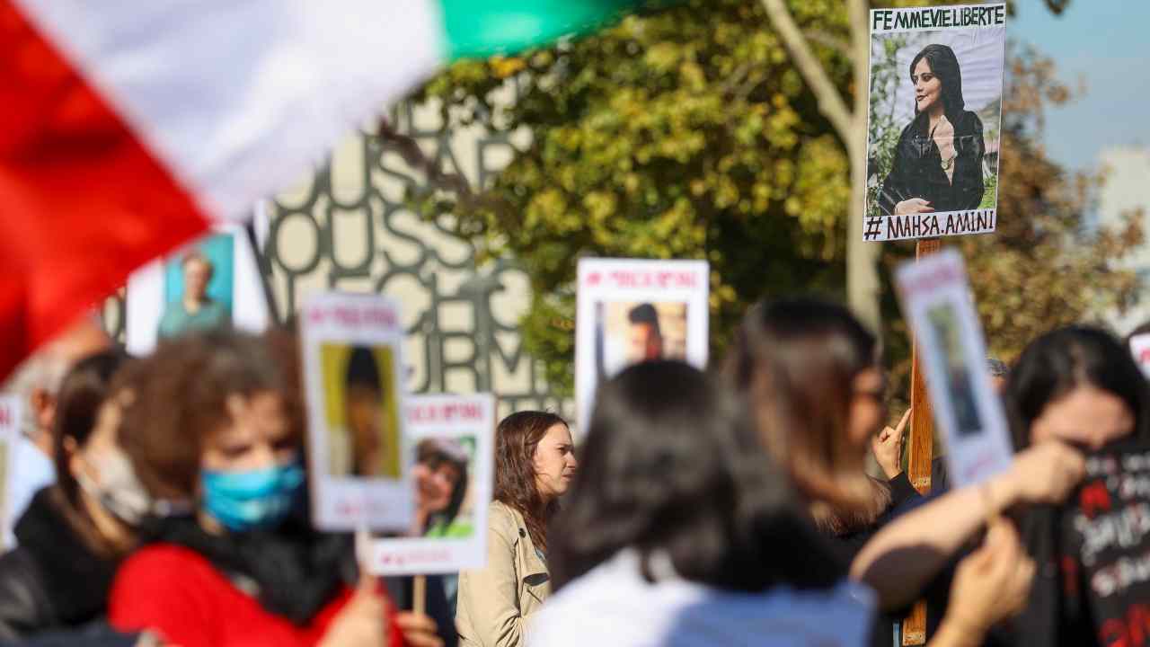 Trovata morta 17enne che aveva protestato in Iran