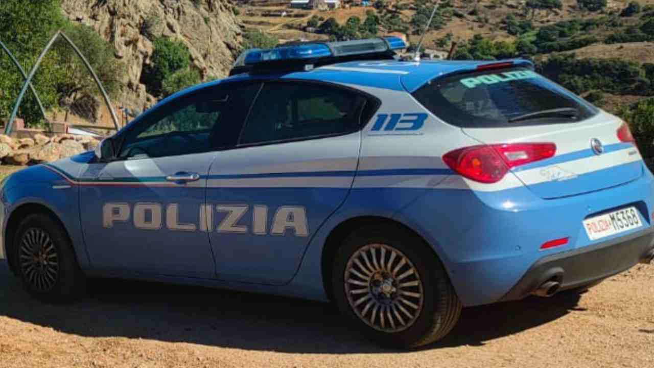 Scontro a fuoco tra rapinatori e poliziotti