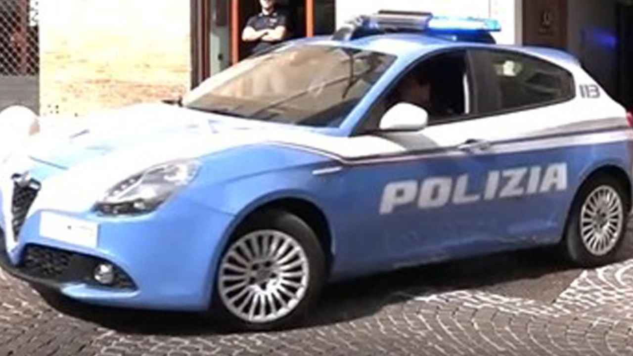 Indaga la polizia 