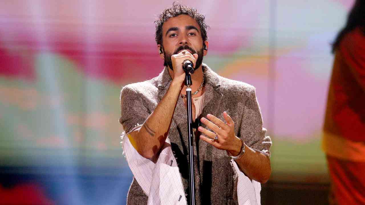 Marco Mengoni dismorfismo