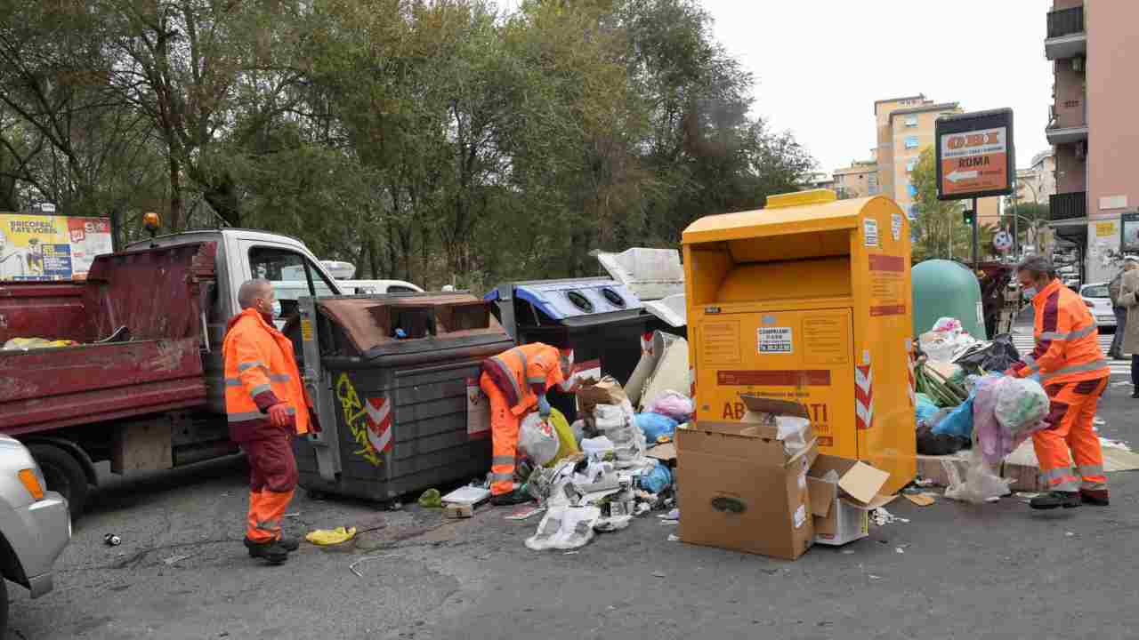 Dipendenti Ama Roma di nuovo al centro delle polemiche