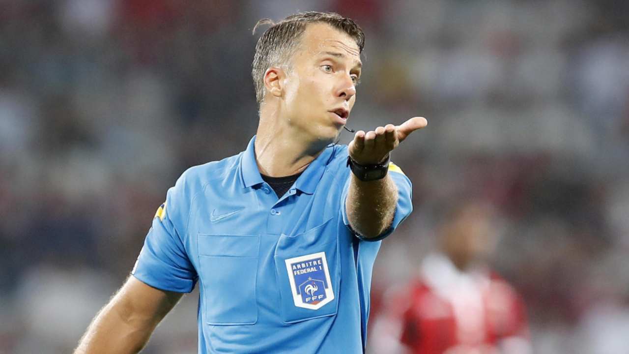 Morto l'arbitro Johan Hamel 