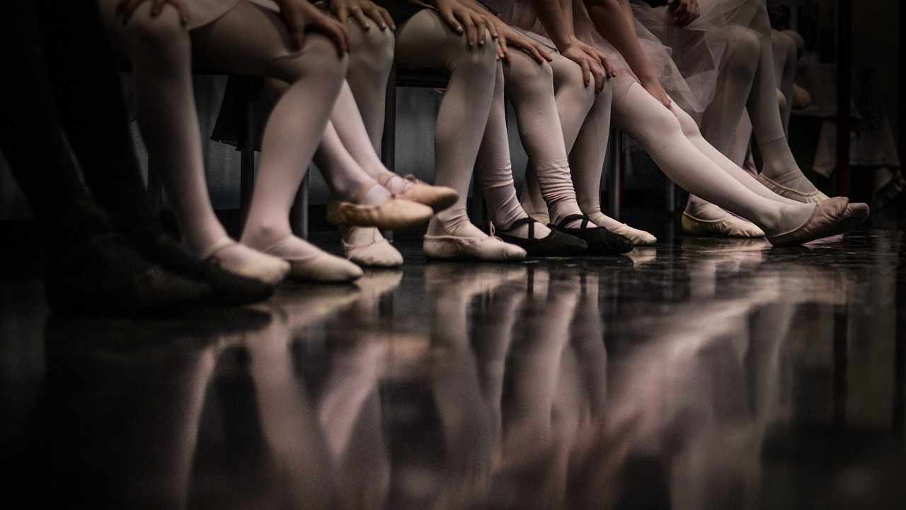 Maschi vestiti da ballerine