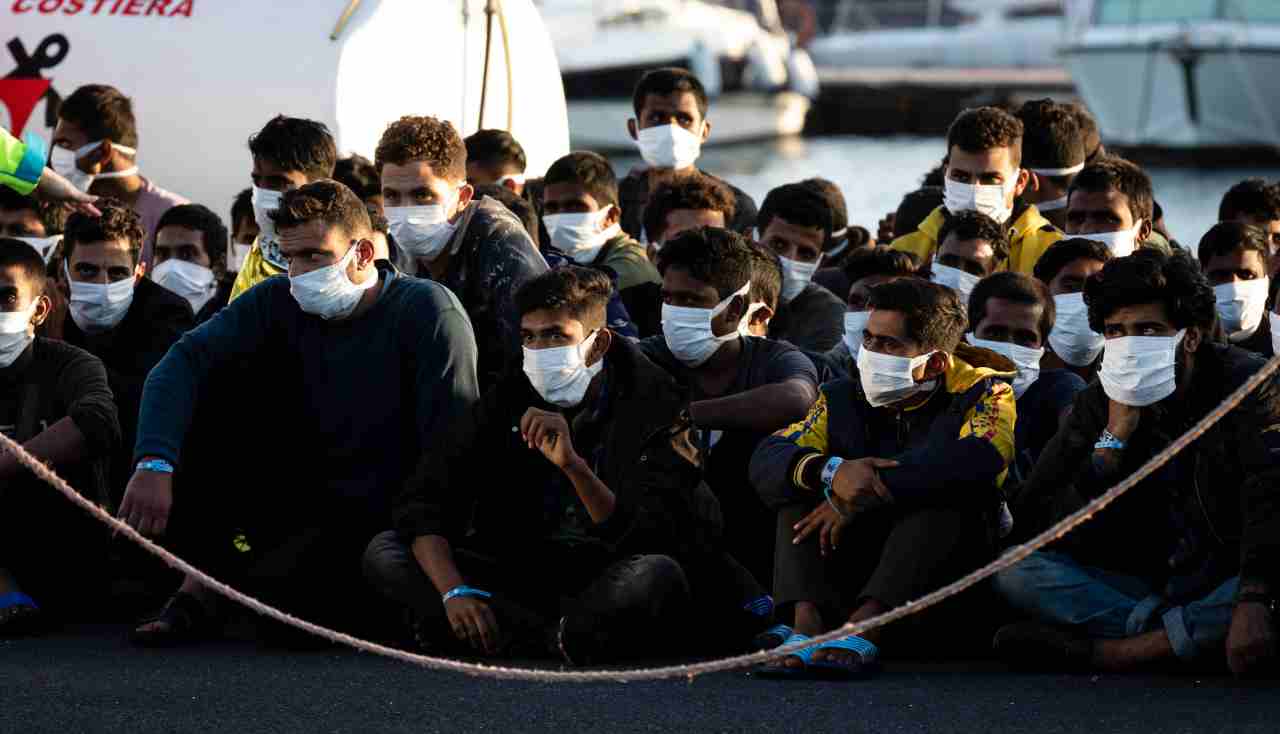 Migranti, appello del sindaco