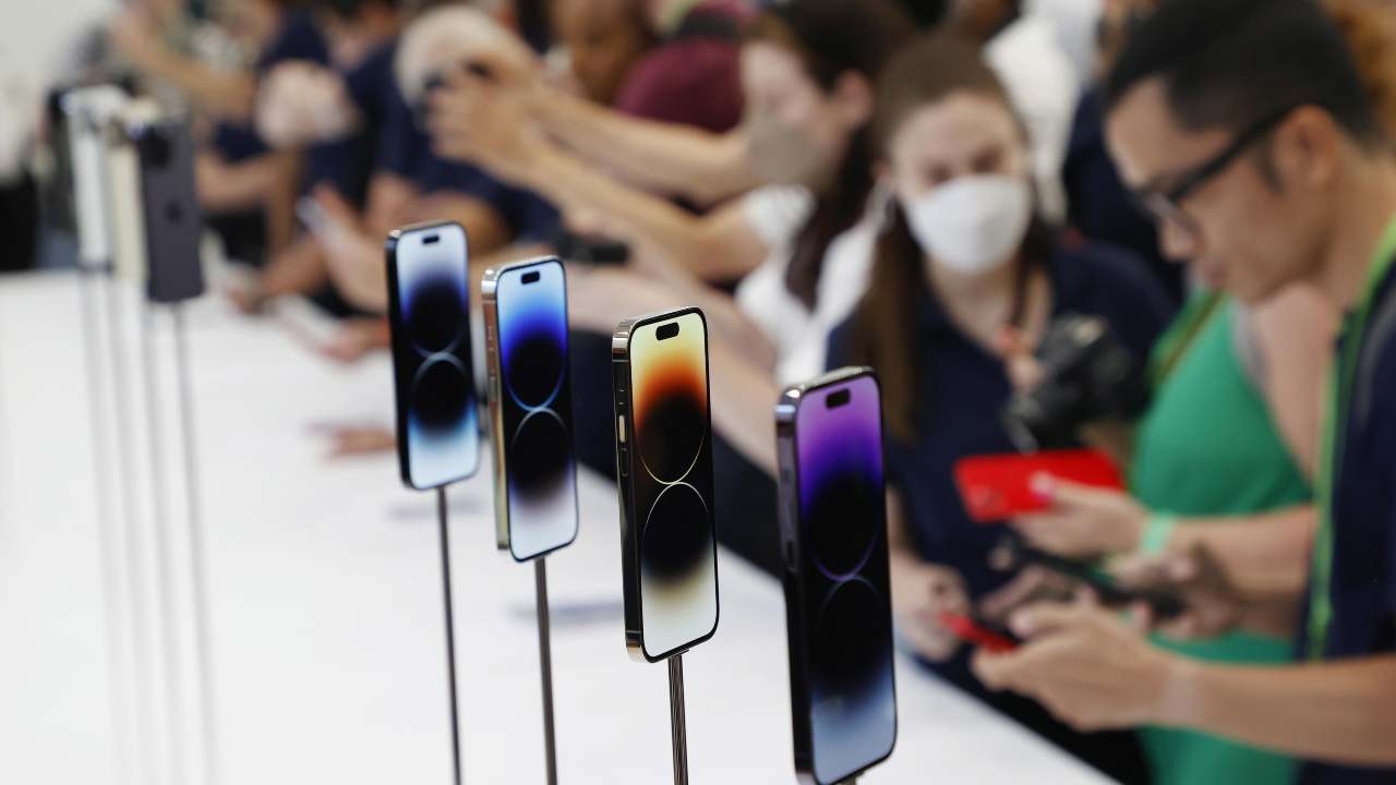 Ritardi nella produzione di IPhone per Natale