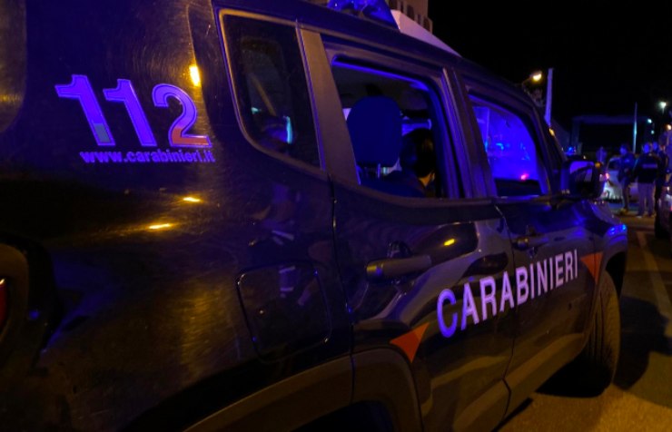 Rissa in un bar, intervengono i carabinieri