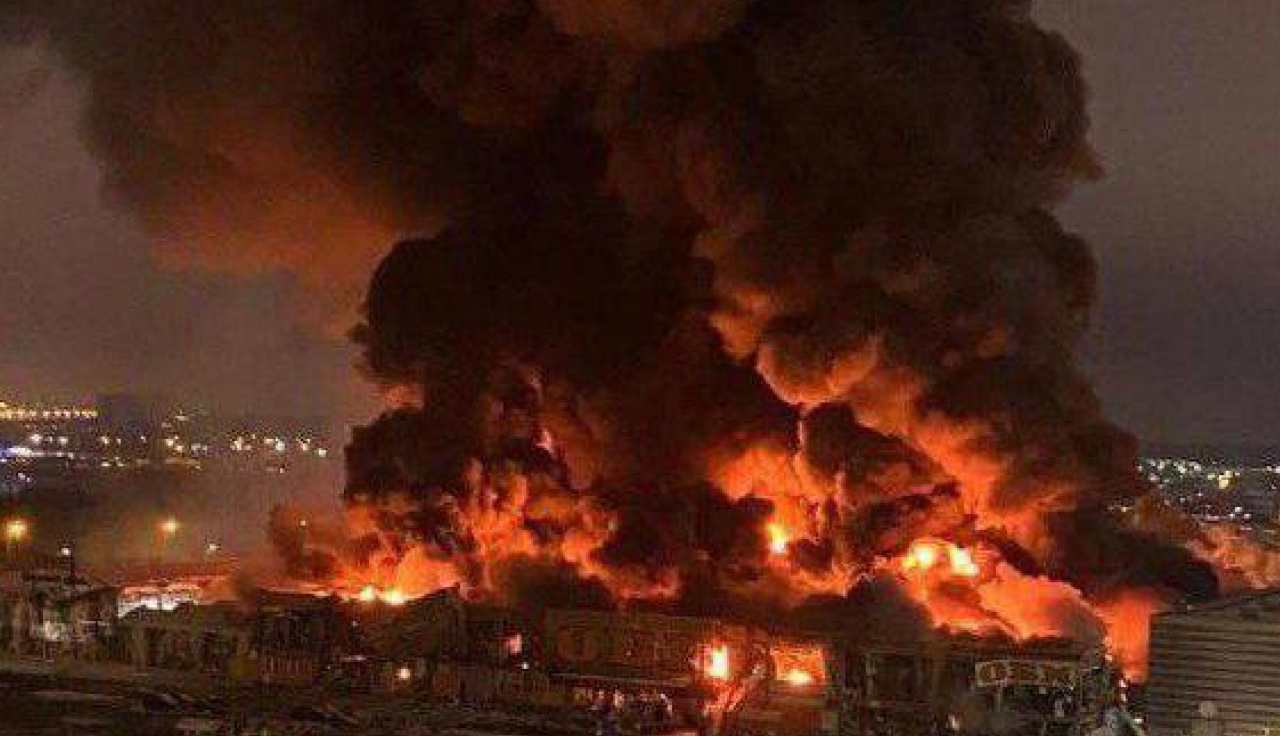 Incendio centro commerciale in Russia 