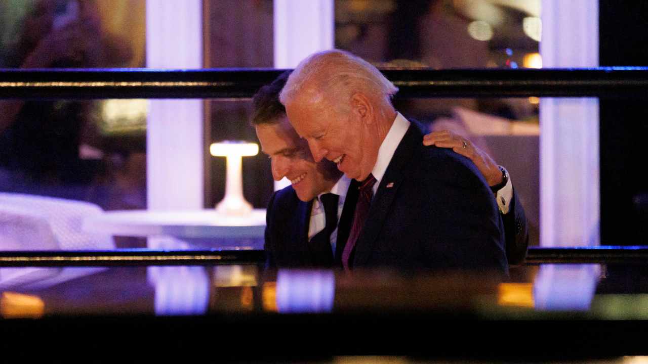 Attacco di Macron a Biden