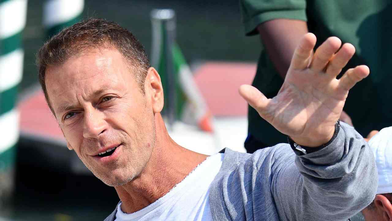 Polemiche al Comune dopo il premio dato a Rocco Siffredi