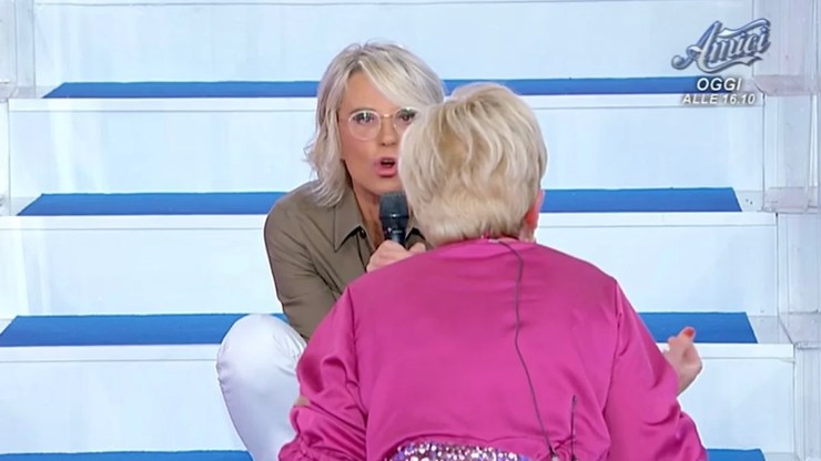 Maria de Filippi- Pinuccia confronto tv