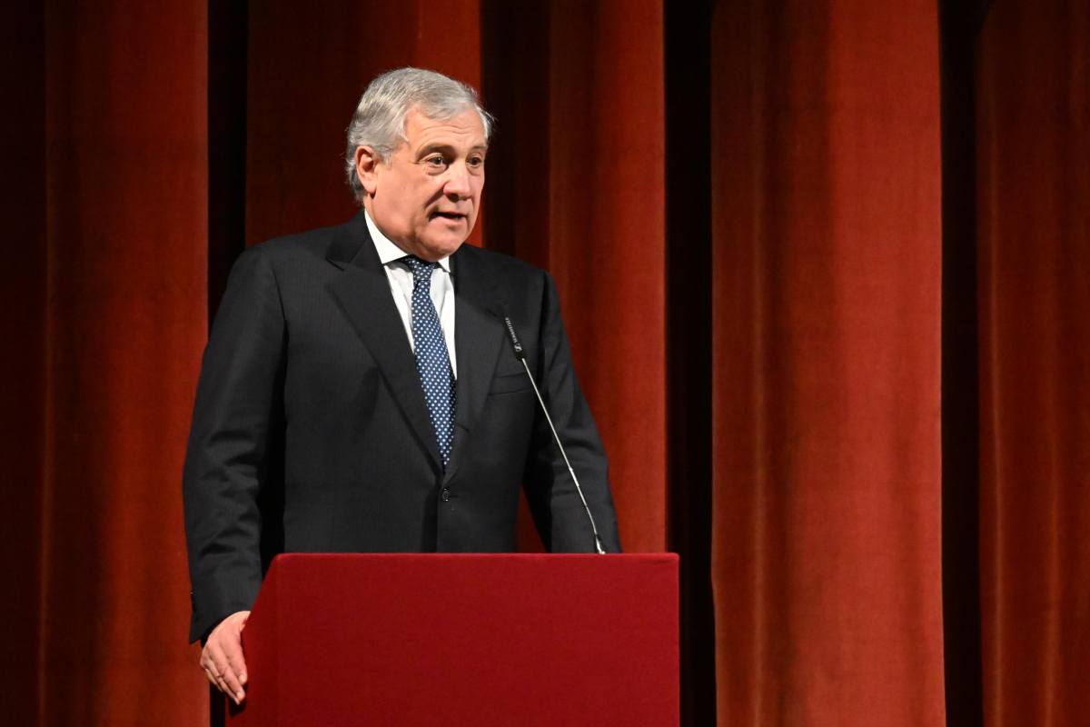 Tajani smentisce di aver dato cittadinanza italiana