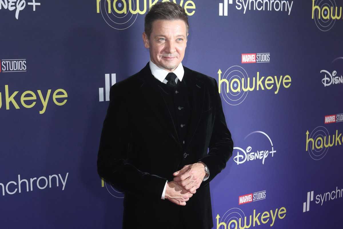 Jeremy Renner scrive ai suoi fan