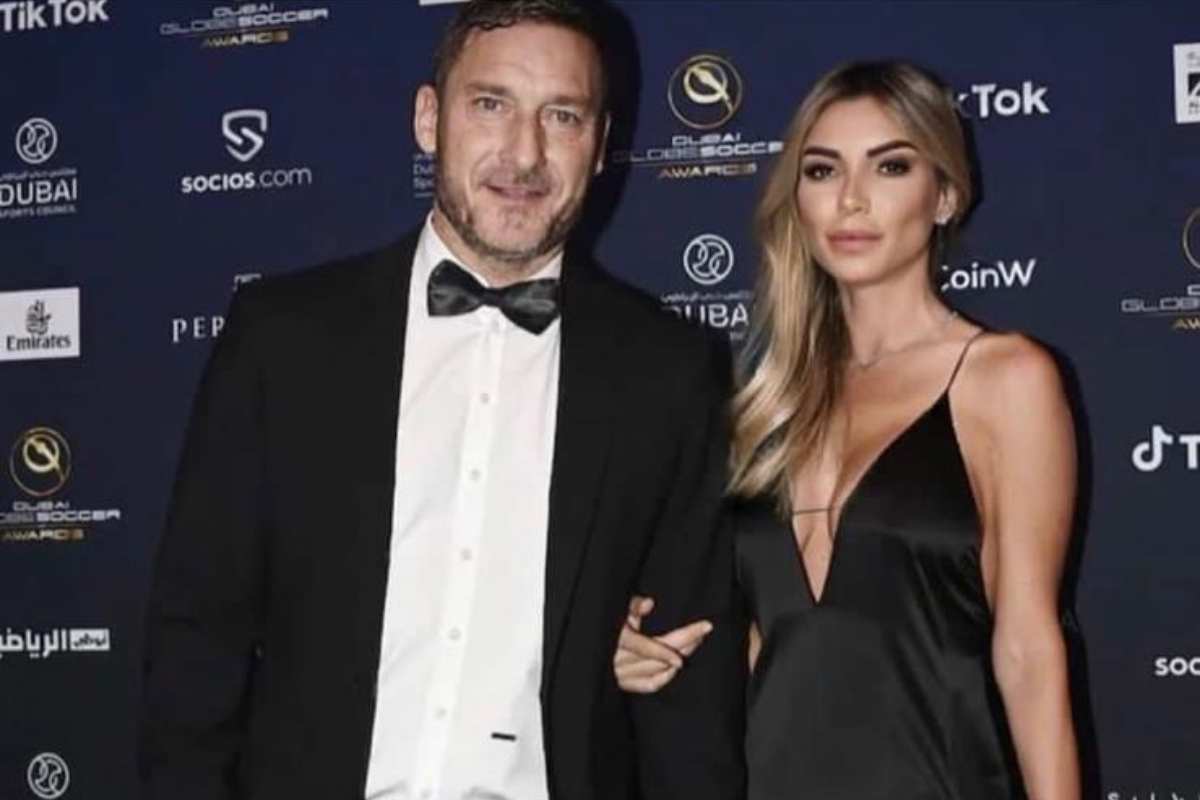 Francesco Totti regalo Noemi Bocchi