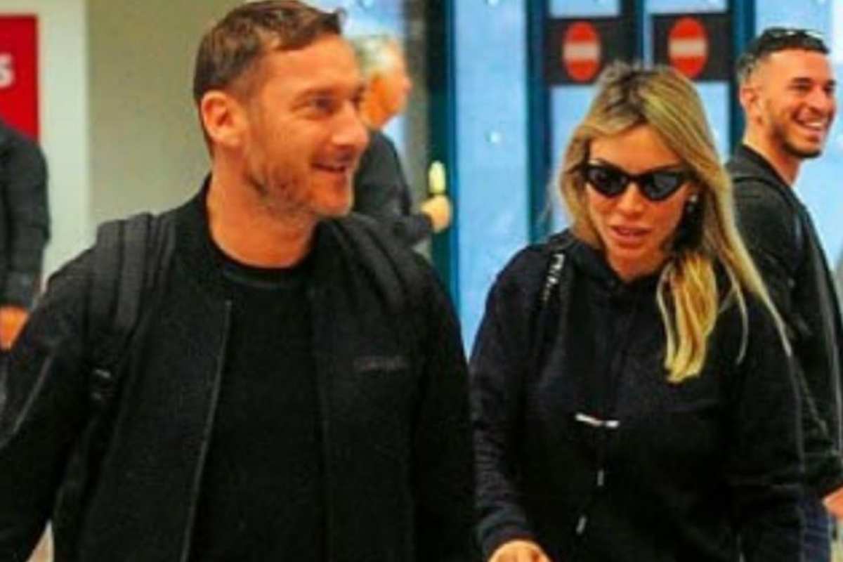 Francesco Totti regalo Noemi Bocchi