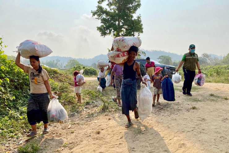 Bombardato villaggio in Myanmar