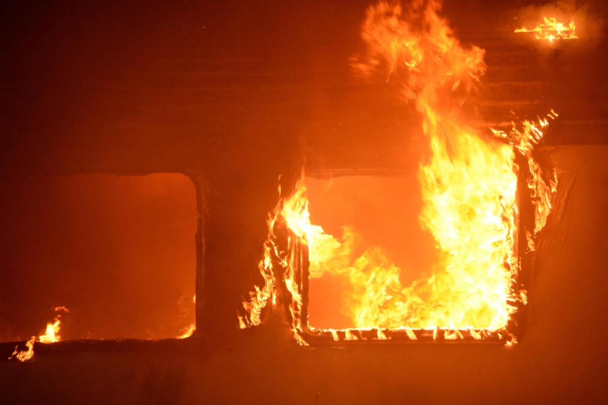 Treno prende fuoco in Pakistan