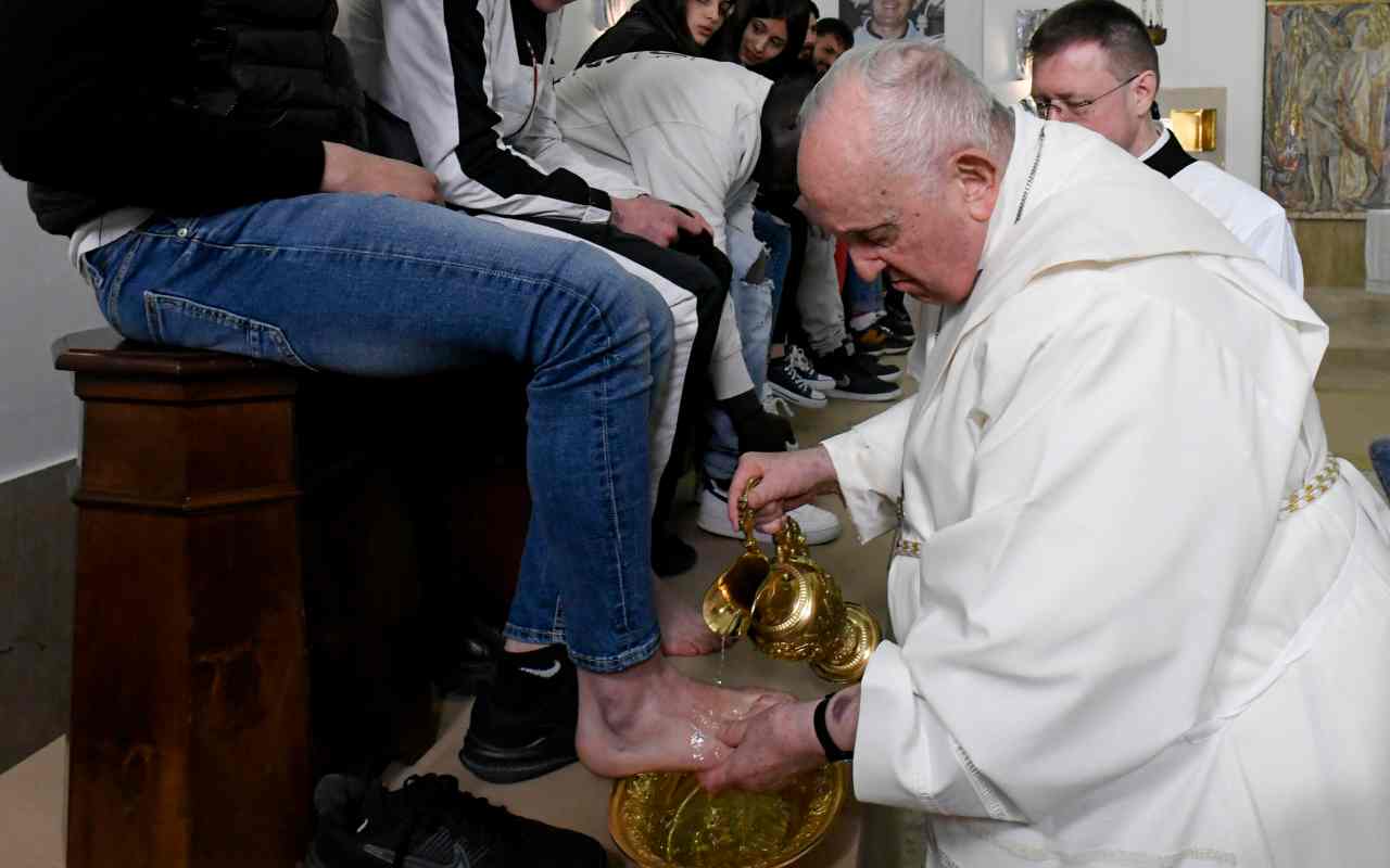 Papa Benedetto XVI non sarà alla Via Crucis di stasera