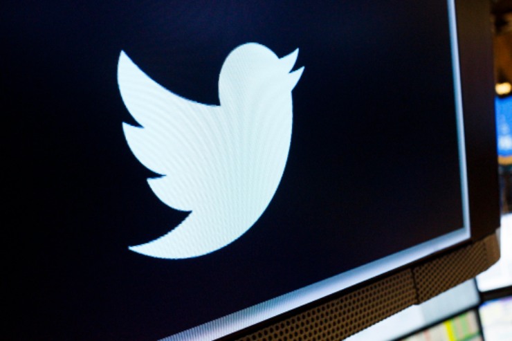 Twitter toglie spunta blu a Papa Francesco su Twitter