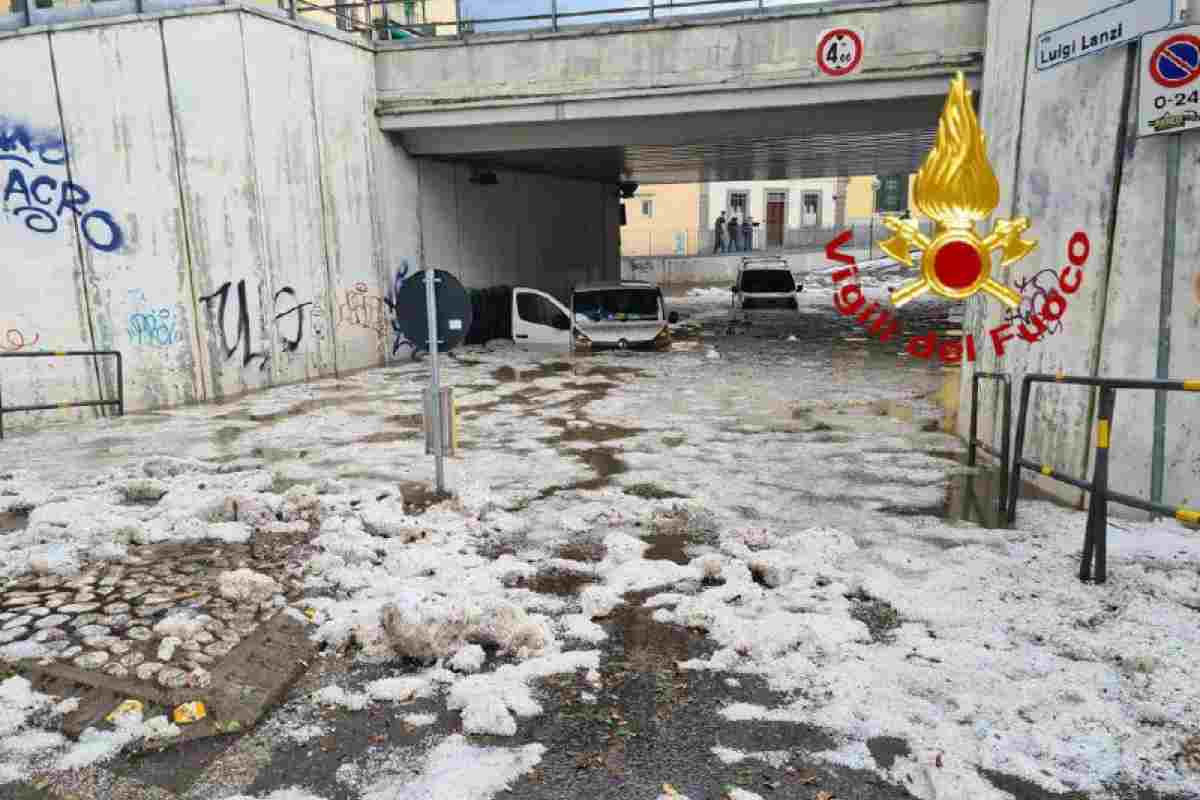 Violenta grandinata a Firenze