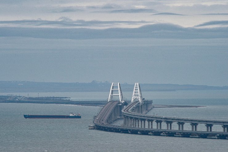 Allerta massima su Ponte Crimea