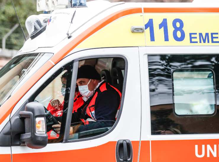 Ragazza accoltellata a Roma