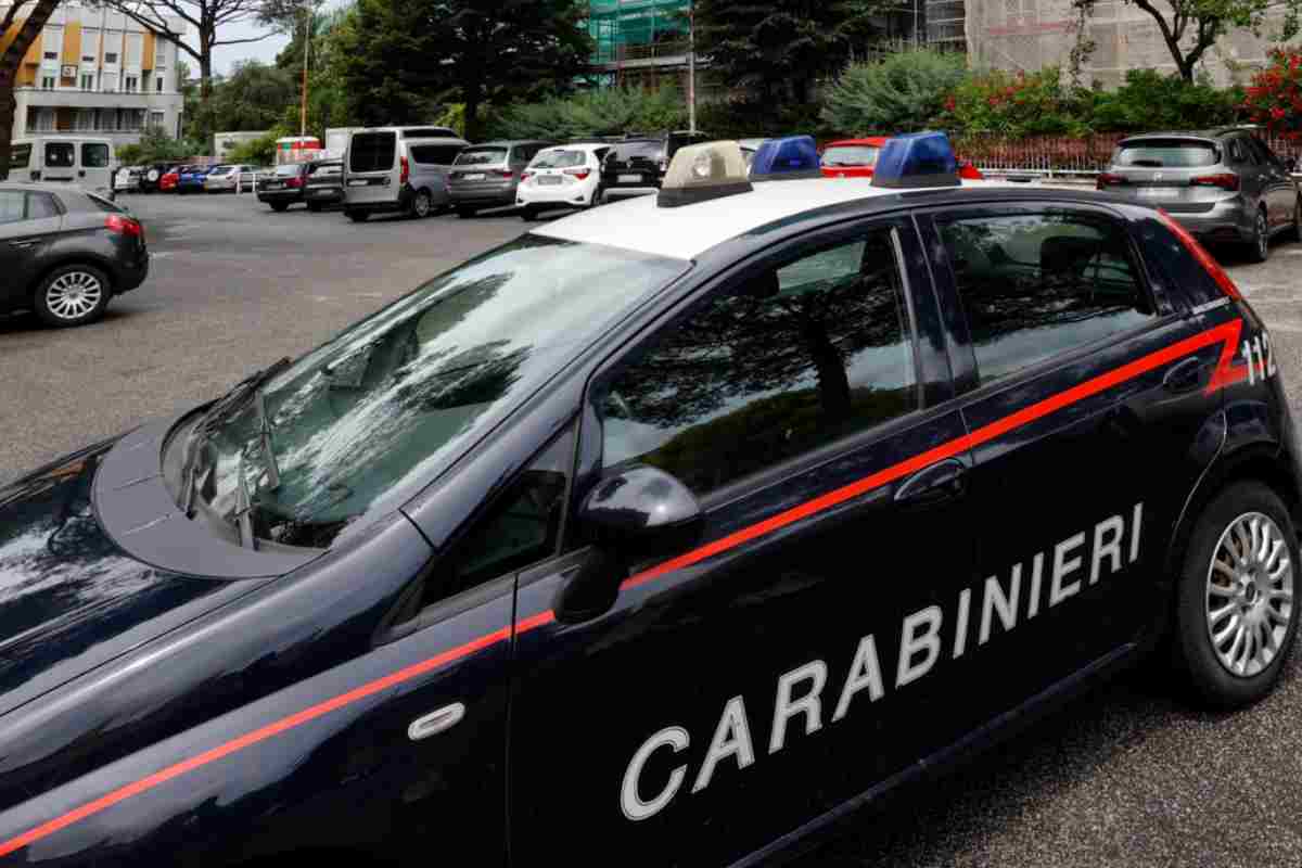 Carabinieri arrestano uomo a Napoli