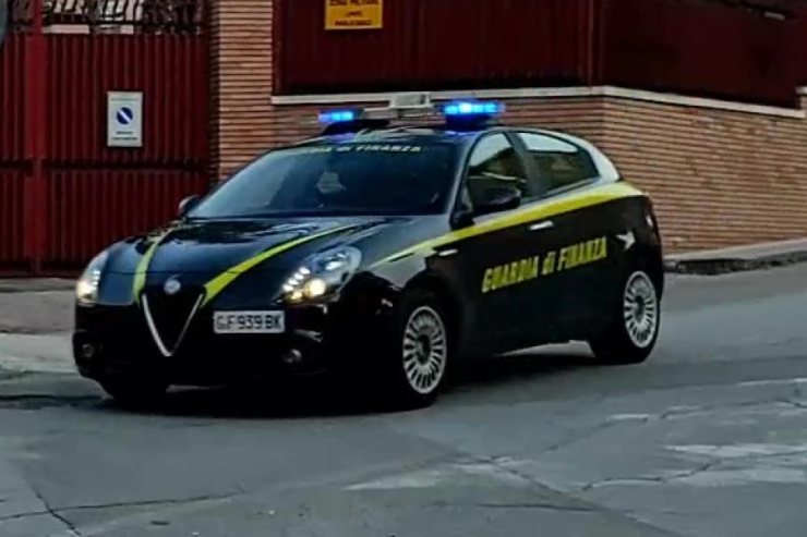 Blitz a Pescara della Guardia di Finanza