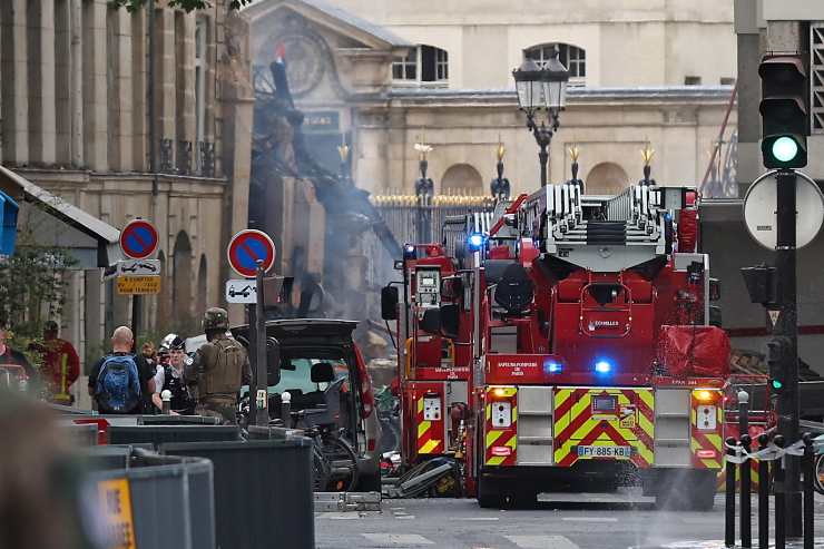 Esplosione a Parigi