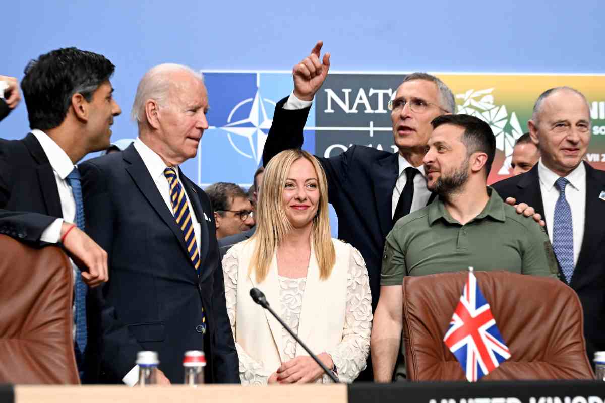 Biden, Meloni e Zelensky in un incontro del passato