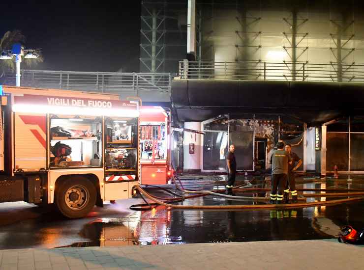 Incendio aeroporto Catania