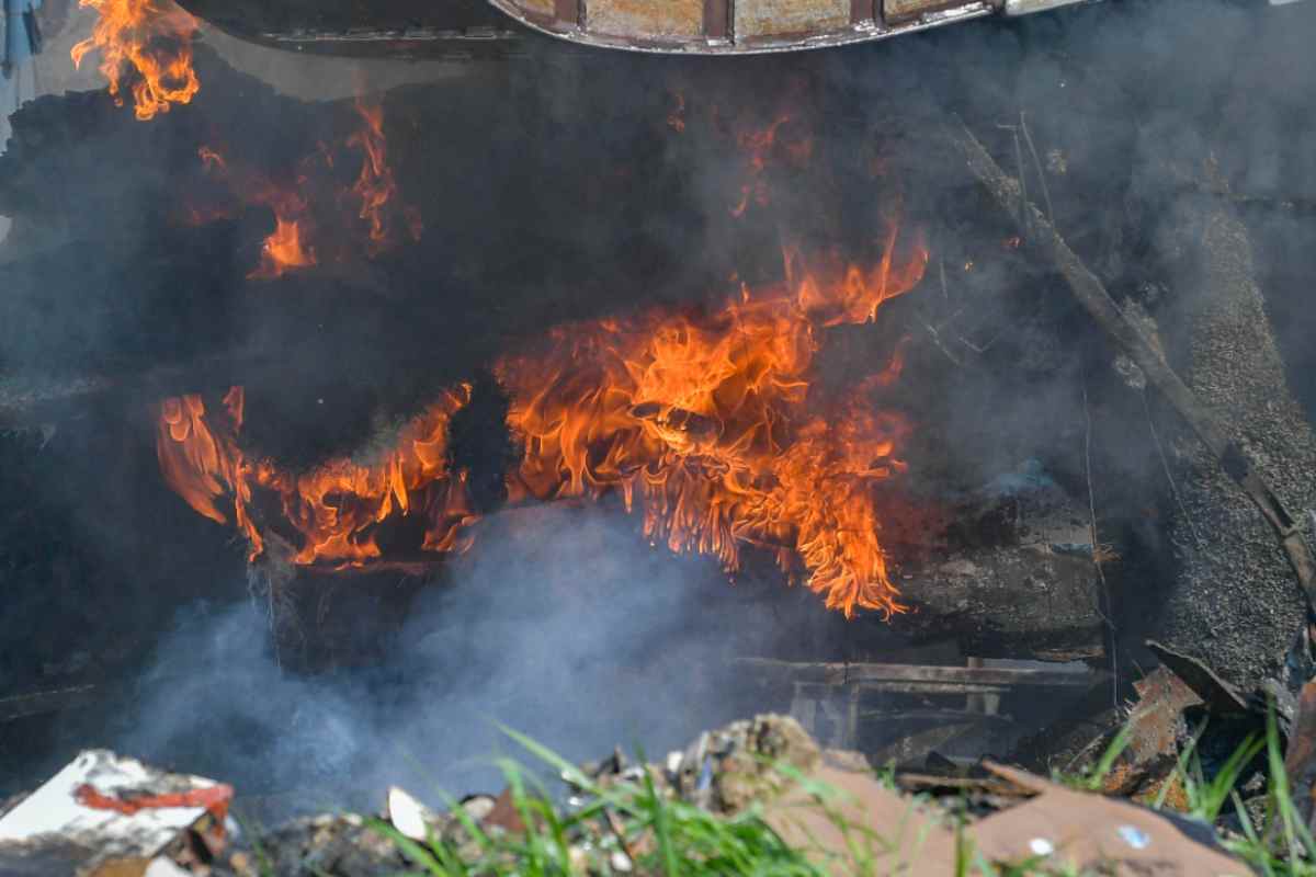 Deposito bombole in fiamme