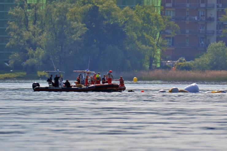 Morto 22enne dopo bagno nel laghetto