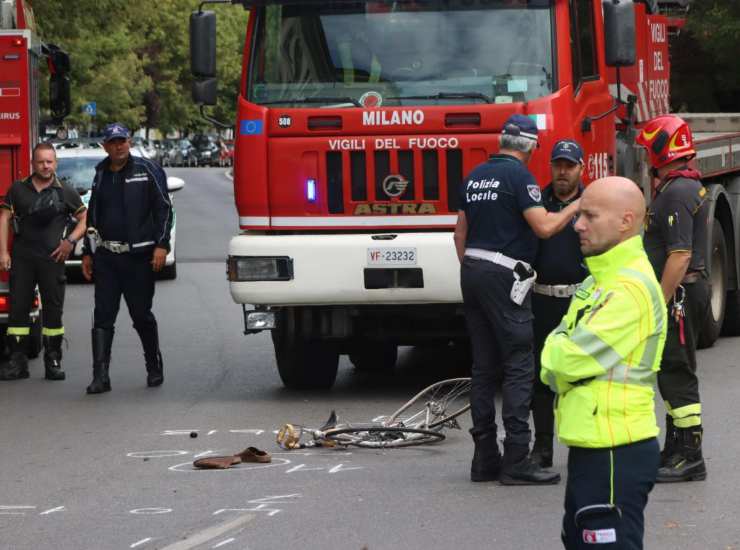 Incidente Milano ciclista investita e uccisa