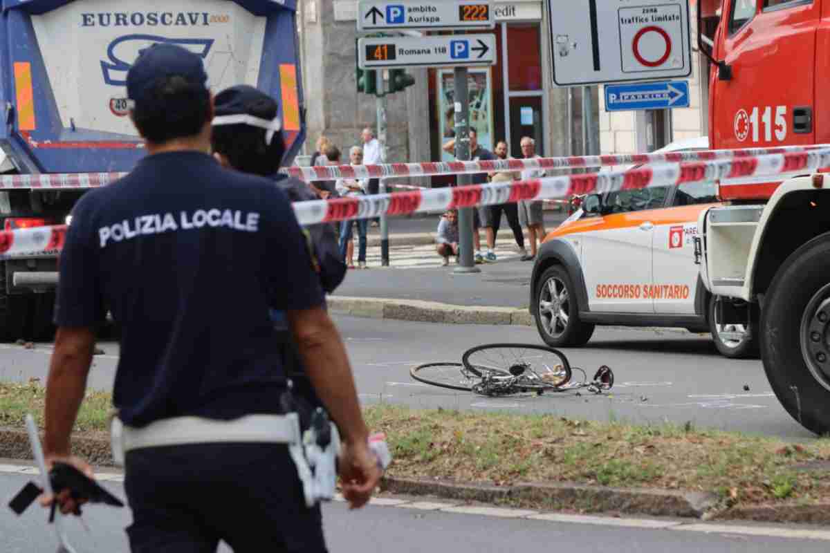 Incidente Milano ciclista investita e uccisa