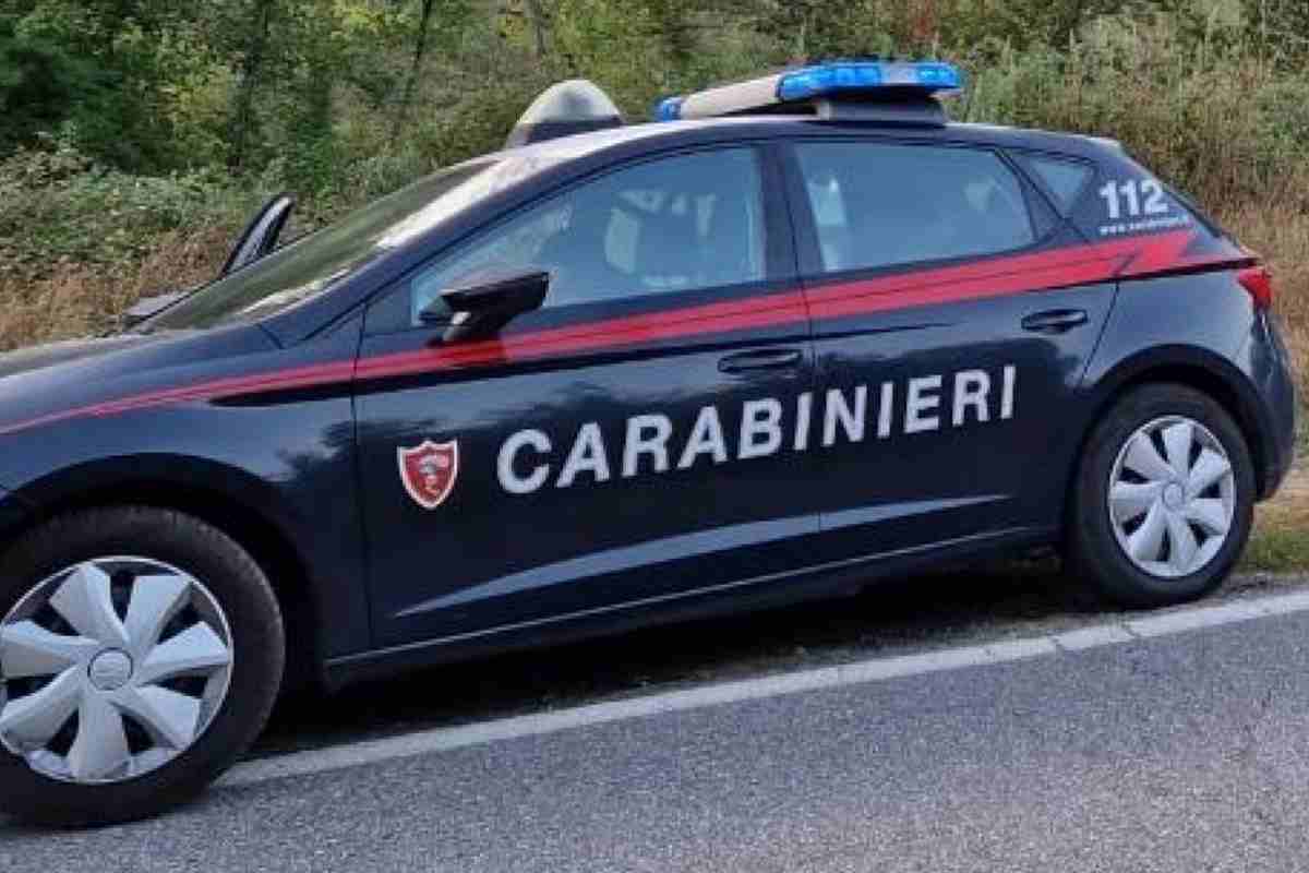 Tentano di violentare donna