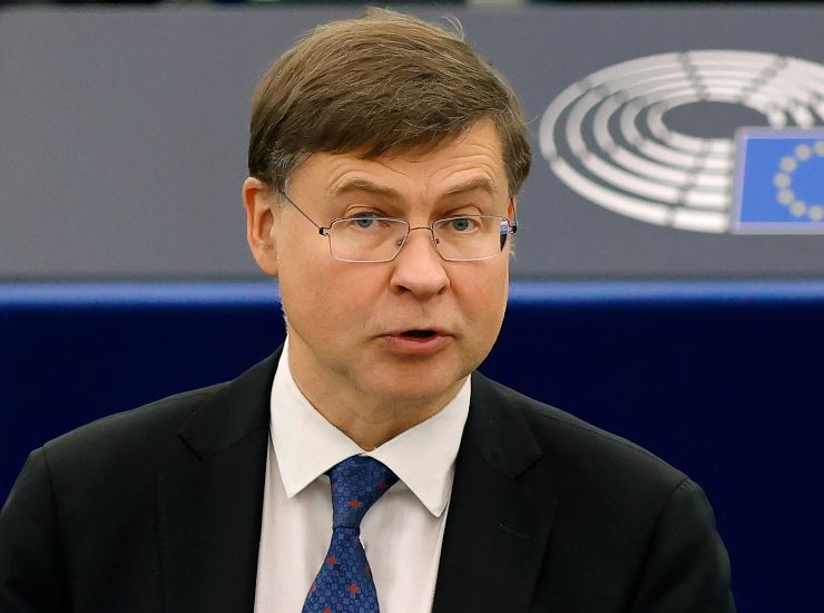 Intervista La Stampa Dombrovskis manovra