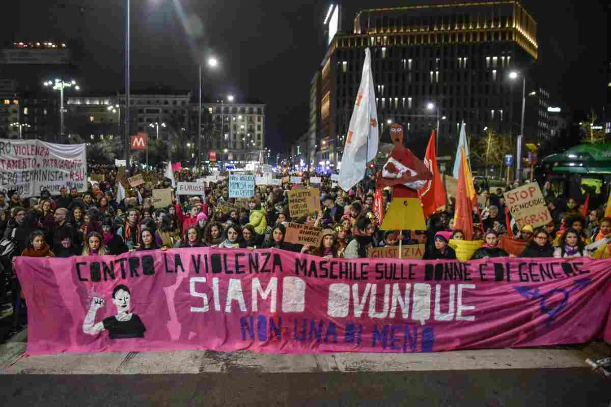 Manifestazione Non una di meno 25 novembre