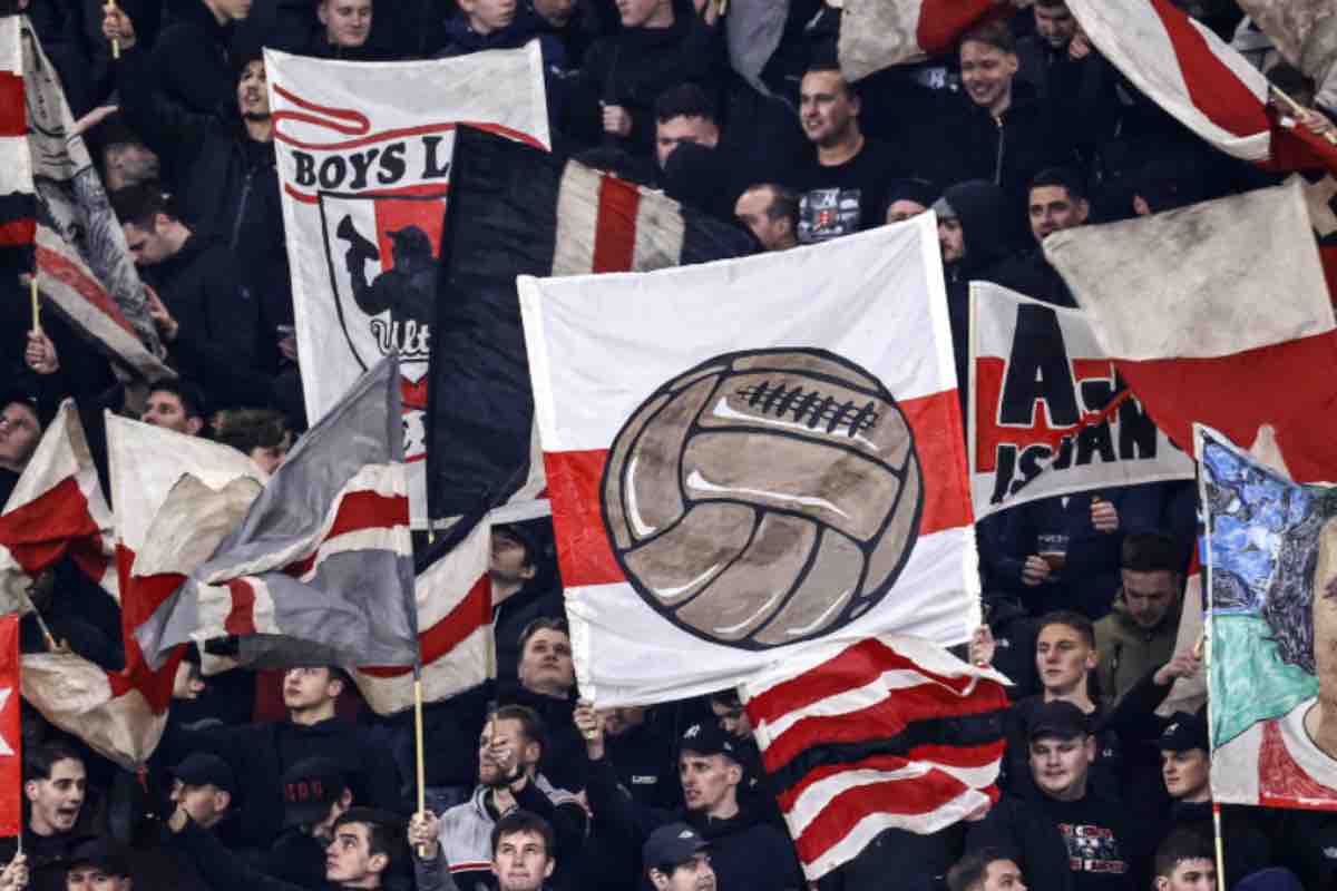 Caos alla Johan Cruyff Arena: attaccati tre steward