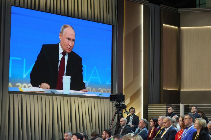 Putin intervistato da Putin (grazie all'Intelligenza Artificiale)