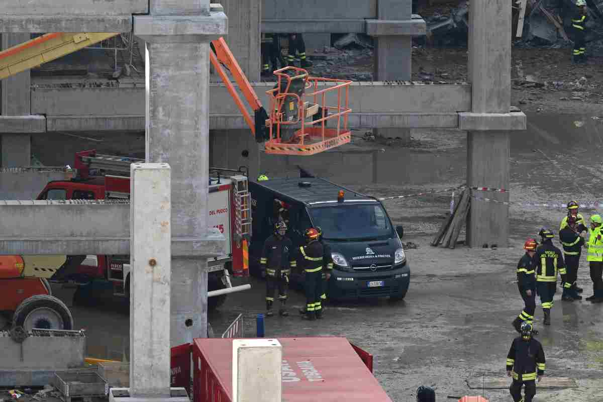 Crollo cantiere supermercato Esselunga Firenze