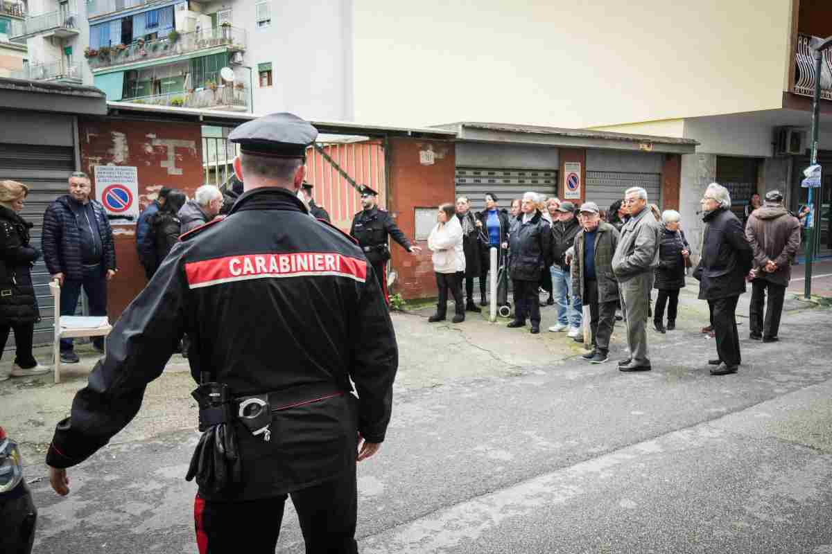 Ritrovata coppia di fidanzati in garage