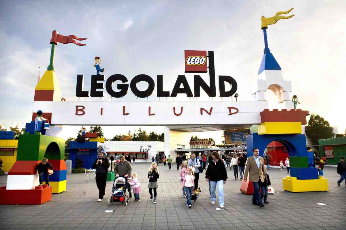 Fiamme su Legoland. I responsabili: ”Abbiamo analizzato i video di sorveglianza”